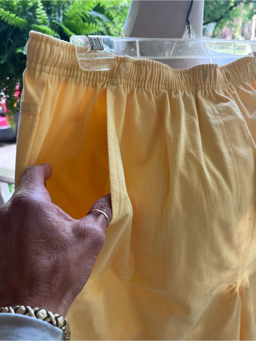 C.C. Hughes Yellow Pull-On Shorts Women’s Plus Size 2X Cotton Blend Retro - Picture 2 of 5